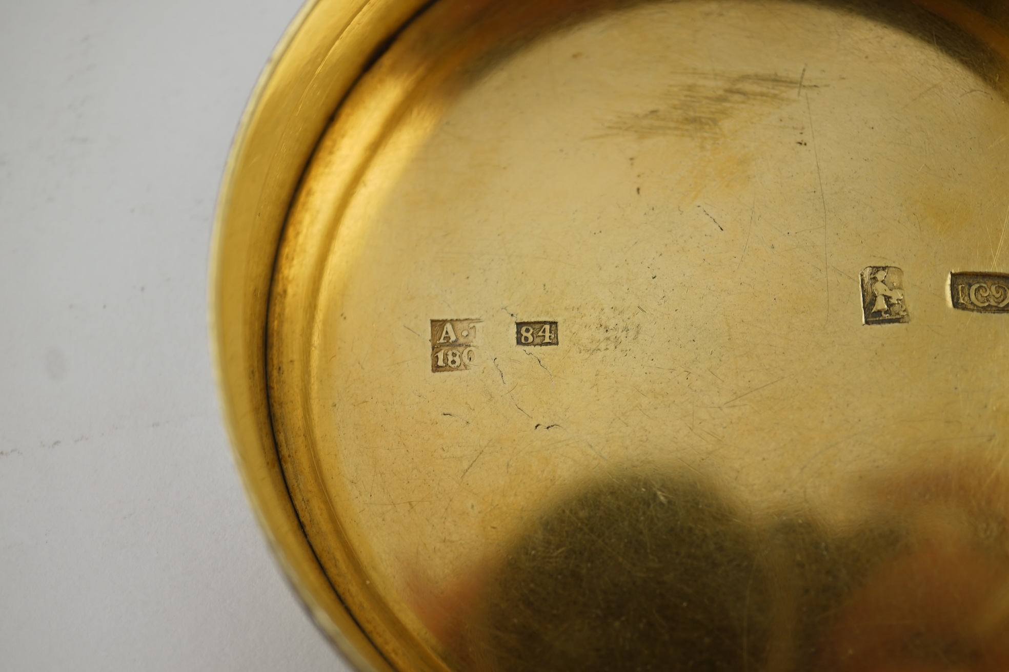 An early 19th century Russian 84 zolotnik and niello circular box and cover, assay master probably Alexei Torlov, Veliki Oustioug, 180?